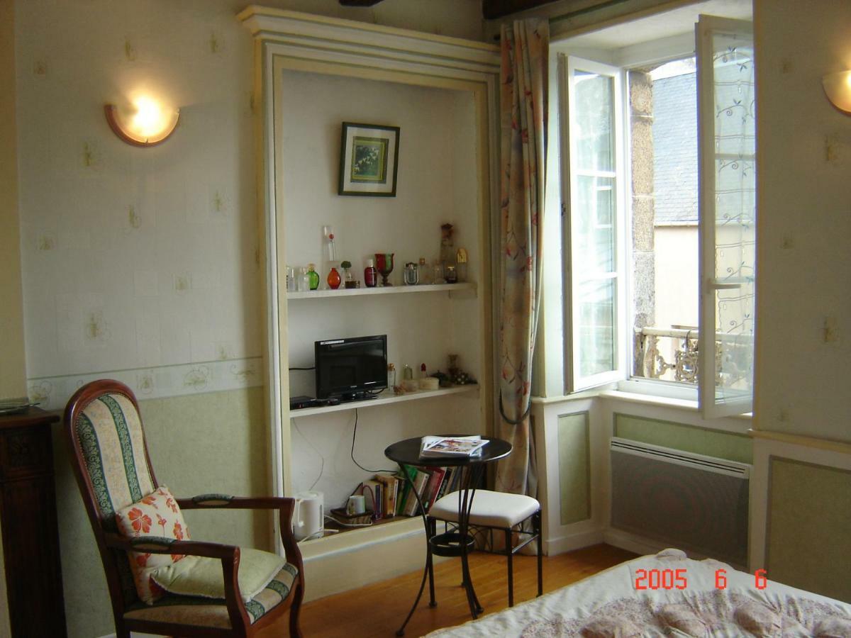 Le Logis Du Roc Bed & Breakfast Granville Exterior photo