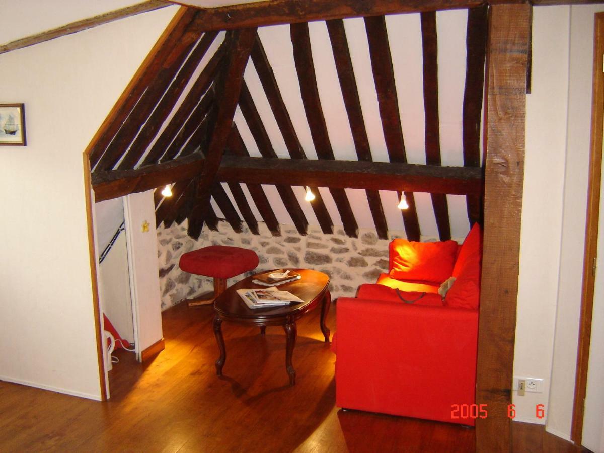 Le Logis Du Roc Bed & Breakfast Granville Exterior photo